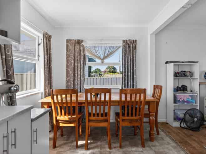 117 Main Road, Makaraka