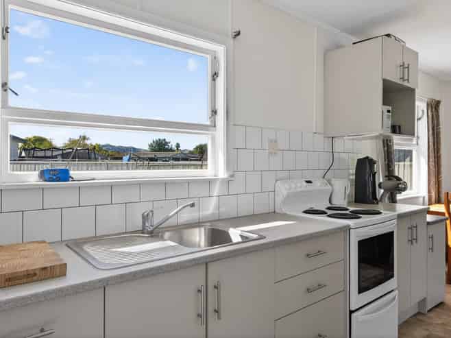 117 Main Road, Makaraka