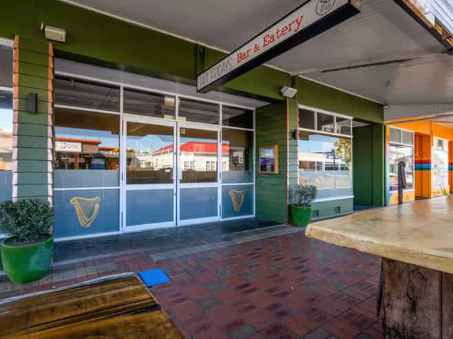 Hot Fridays Bar & Eatery