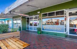 Hot Fridays Bar & Eatery