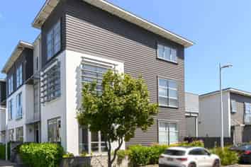 Ground flo/154  Hobsonville Point Road , Hobsonville