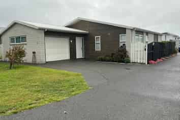 47 St Pauls Drive, Brookfield