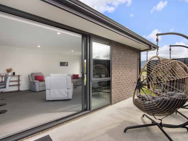 14 Eastbank Drive, Katikati