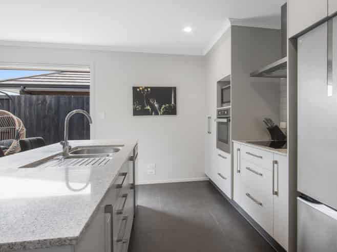 14 Eastbank Drive, Katikati