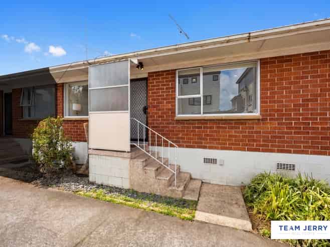 2/14 Campbell Road, Royal Oak