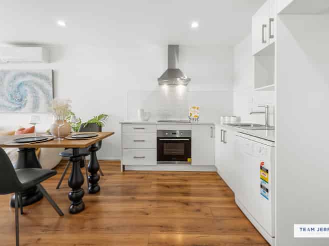 2/14 Campbell Road, Royal Oak