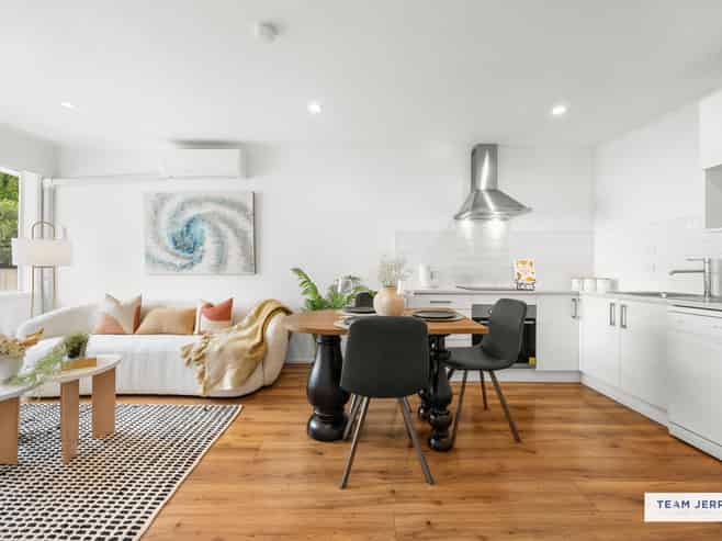 2/14 Campbell Road, Royal Oak