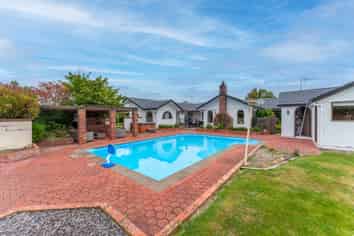 33 Lynch Road, Levels