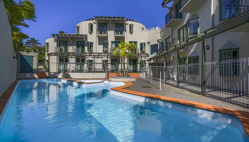 222 Green Lane West, Greenlane