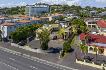 Central Auckland motel with development potential