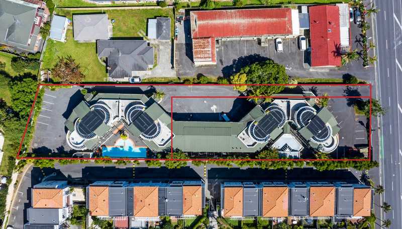 222 Green Lane West, Greenlane