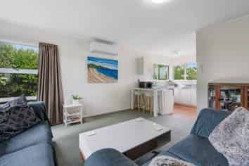 18B Brian Crescent, Stanmore Bay