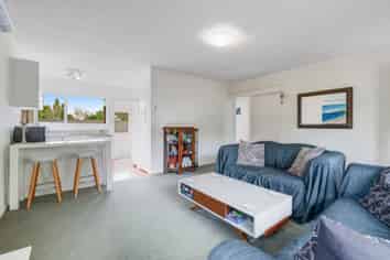 18B Brian Crescent, Stanmore Bay