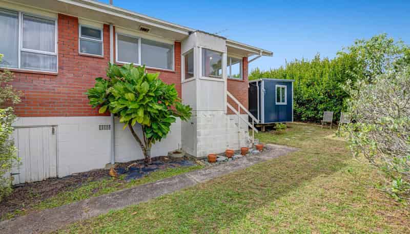18B Brian Crescent, Stanmore Bay