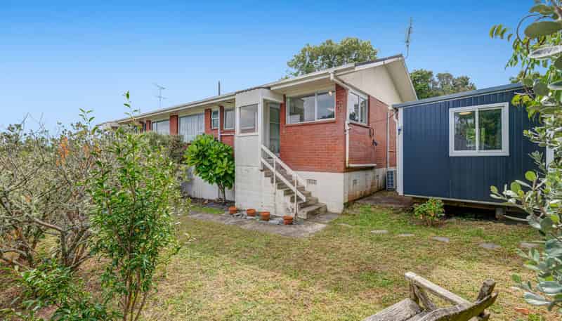 18B Brian Crescent, Stanmore Bay