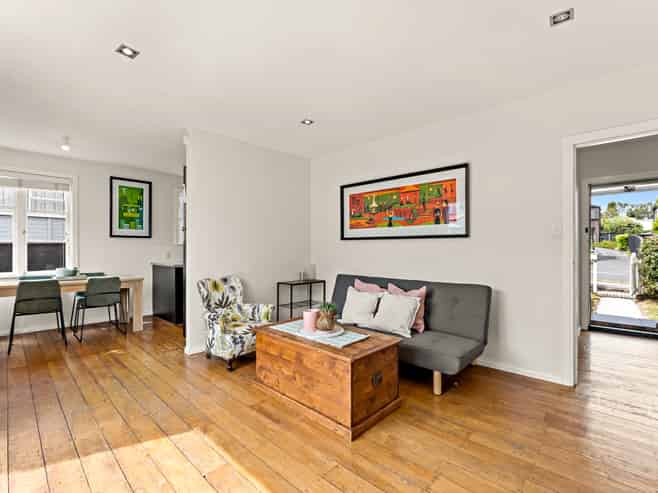 15 Range View Road, Mount Albert