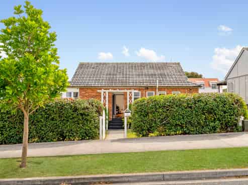 15 Range View Road, Mount Albert