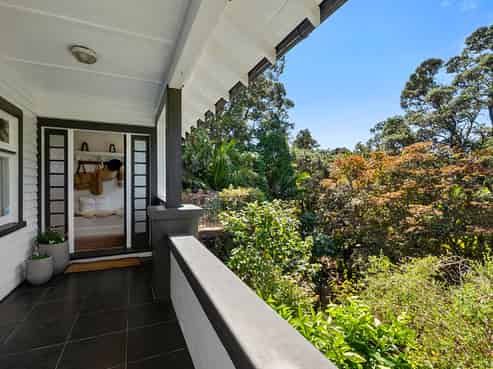 8 Dorset Avenue, Westown