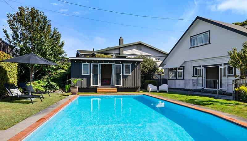 8 Dorset Avenue, Westown