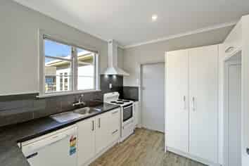 321a Botanical Road, West End