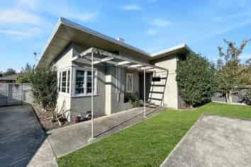 321a Botanical Road, West End