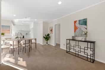 97 Gosford Drive, Botany Downs