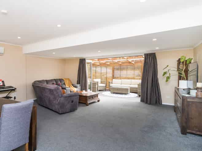 25 Terry Crescent, Milson