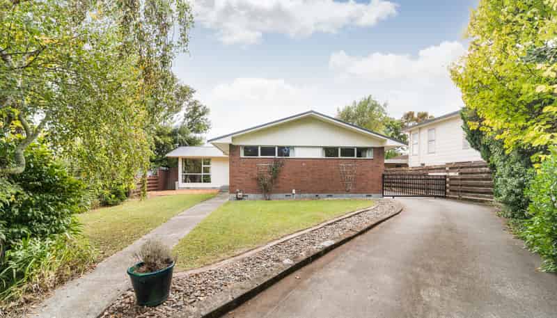 25 Terry Crescent, Milson