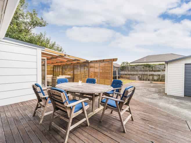 25 Terry Crescent, Milson