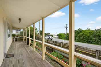 28 Lake Ferry Road, Martinborough