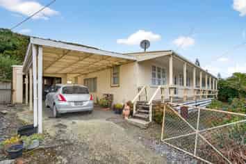 28 Lake Ferry Road, Martinborough