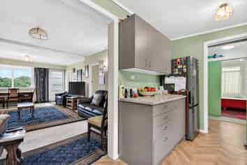 28 Lake Ferry Road, Martinborough