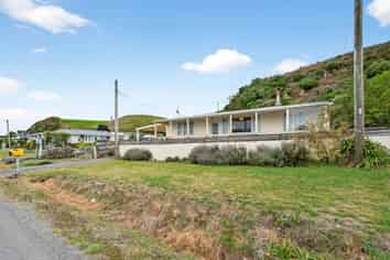 28 Lake Ferry Road, Martinborough