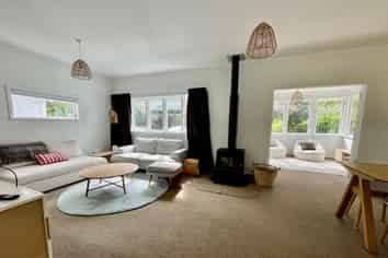 24 Queens Road, Waikanae Beach