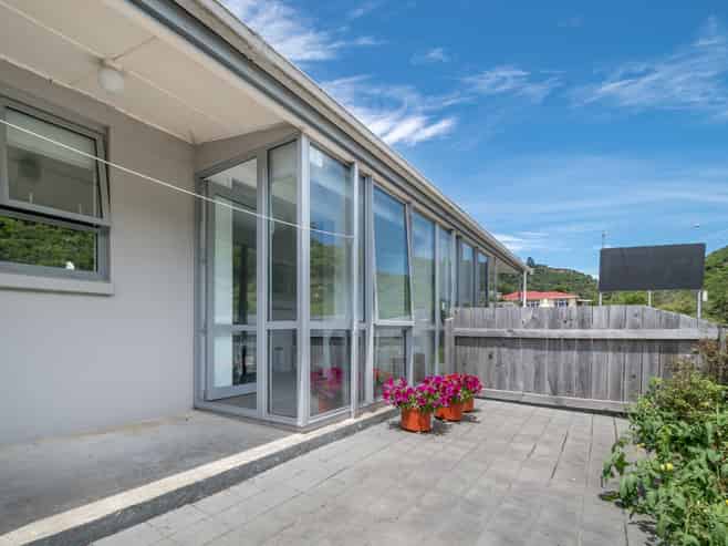 4/1 Angle Street, Picton