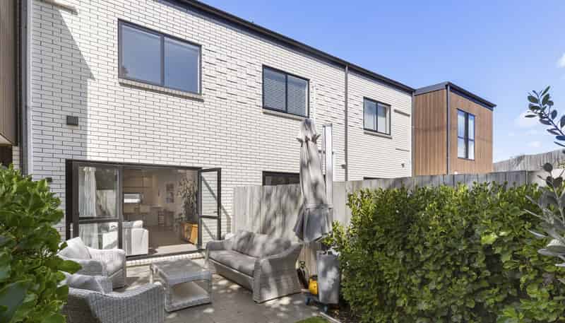 16 Kikorangi Lane, Mount Wellington