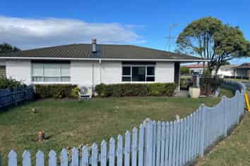10B CHURCHILL TERRACE, Waiuku
