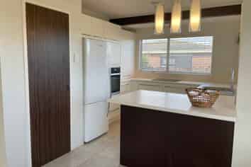 10B CHURCHILL TERRACE, Waiuku