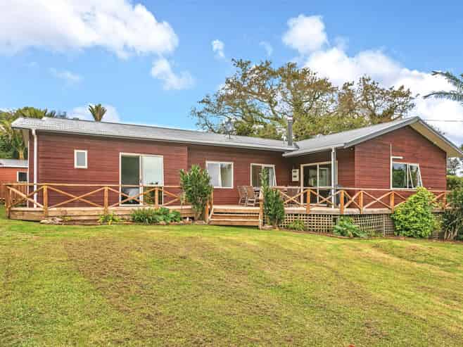 40 Driving Creek Road, Coromandel