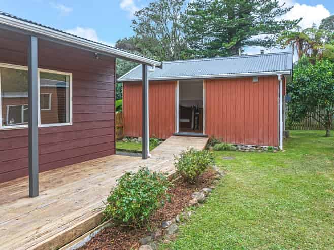 40 Driving Creek Road, Coromandel