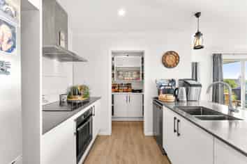 210 Waikite Road, Welcome Bay