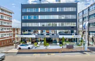 Customisable workspace at 272 Parnell Road