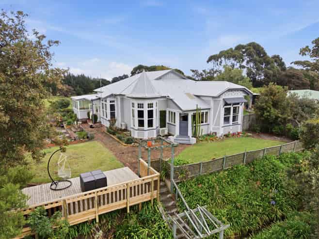99 Smithfield Road, Tawhero
