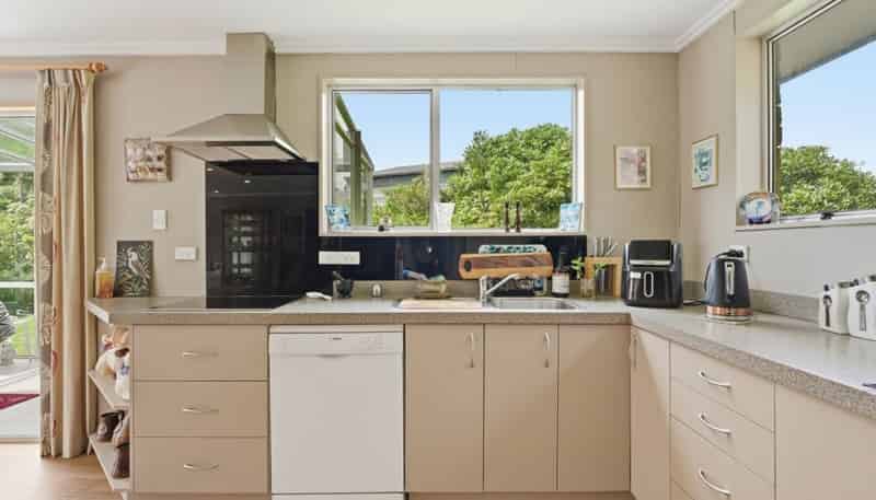 121 Manapouri Street, Maia