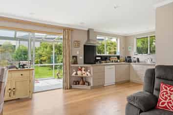 121 Manapouri Street, Maia