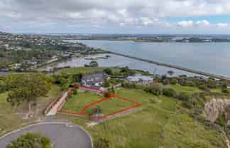 27 and 27A Glendevere Terrace, Redcliffs