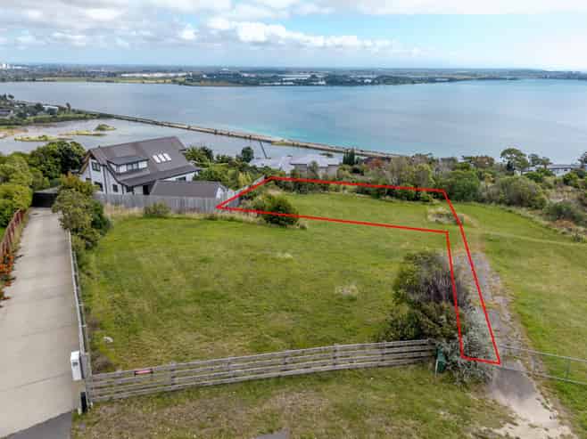 31 Glendevere Terrace, Redcliffs