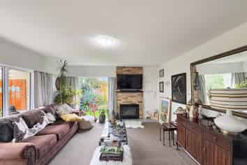 2 St Leonard Street, Saint Johns Hill