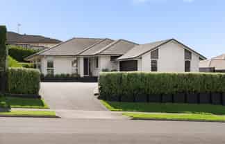 55 Inverness Drive, Pyes Pa