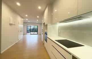 8/72  Taikata, Te Atatu Peninsula